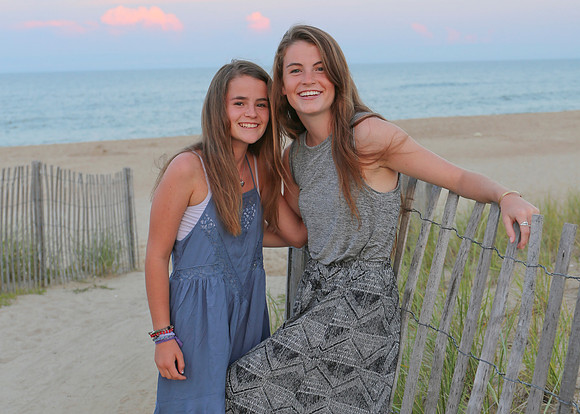 beach girls1470crop