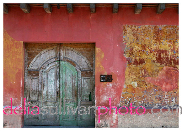guatedoorpinktexture